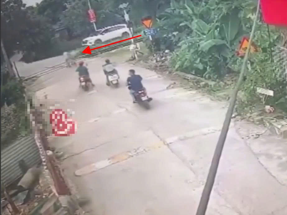 Anh hù:ng là đây chứ đâu.