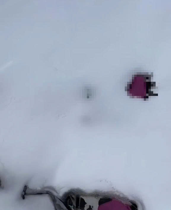 X@’c ch3’t trên chân núi Himalaya